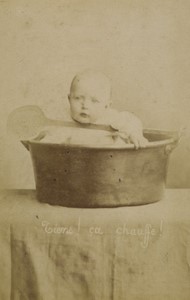 France Paris Baby in big Pot Tiens ca chauffe Old CDV Photo Allevy 1890