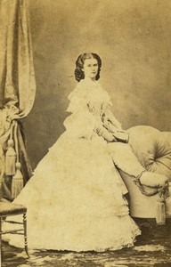 Sissi Empress Elisabeth of Austria standing Old CDV photo Furne & Tournier 1860