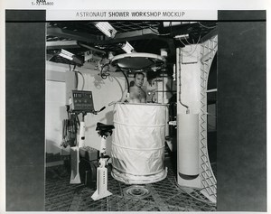 USA Houston Space Rocket Skylab Astronaut Training Shower old Photo Nasa 1972