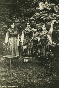 France WWI Alsatian Girls in Traditional Costume Old Photo 1918