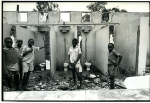 Rhodesia Zimbabwe Disasters of War Children posing Old Photo 1980