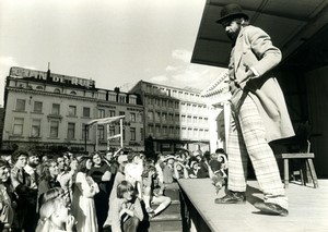 Bruxelles Street Performer Theatre Place de la Monnaie Old Photo 1978