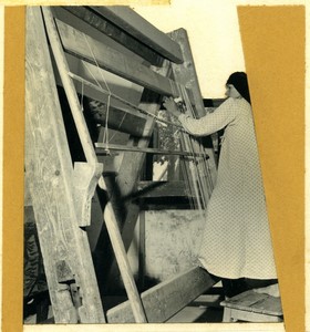 Egypt Faouzi  the little Egyptian boy Weaving loom Old cut photo Darbois 1965