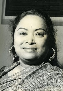 United Kingdom Shakuntala Devi Indian Mental calculator Old Photo 1973