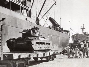 Egypt? British Tanks arriving to protect Suez Canal WWII WW2 Old Photo 1941