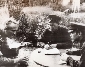 Russia German Prisoner Questioned by Red Army Intelligence Officers Photo 1941